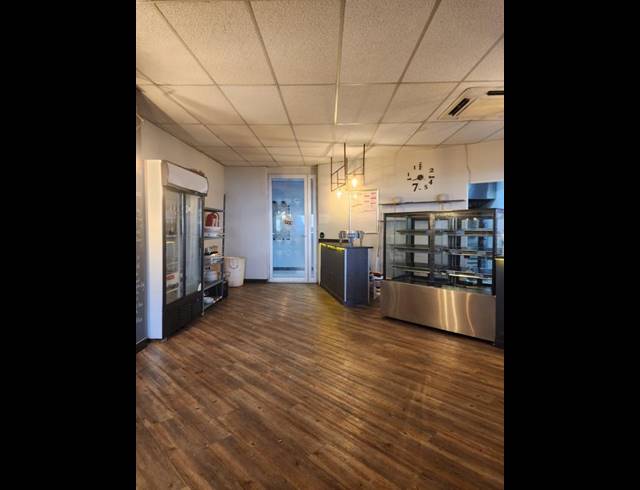 BUSINESS PROPERTY TO RENT IN WOODMEAD